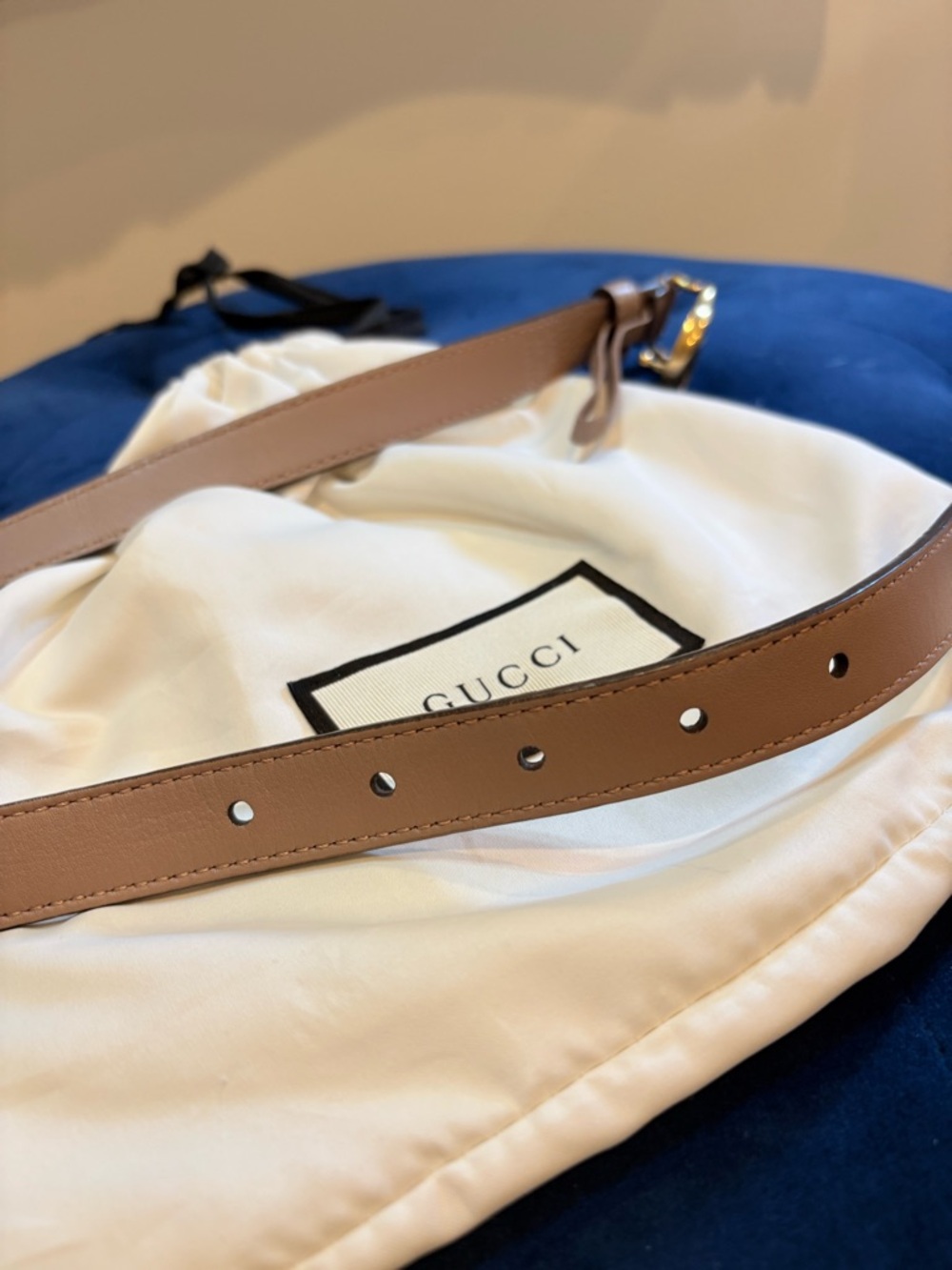 Gucci Leather Belt with Gold Double G Buckle in Nude/Tan. - Picture 5 of 6